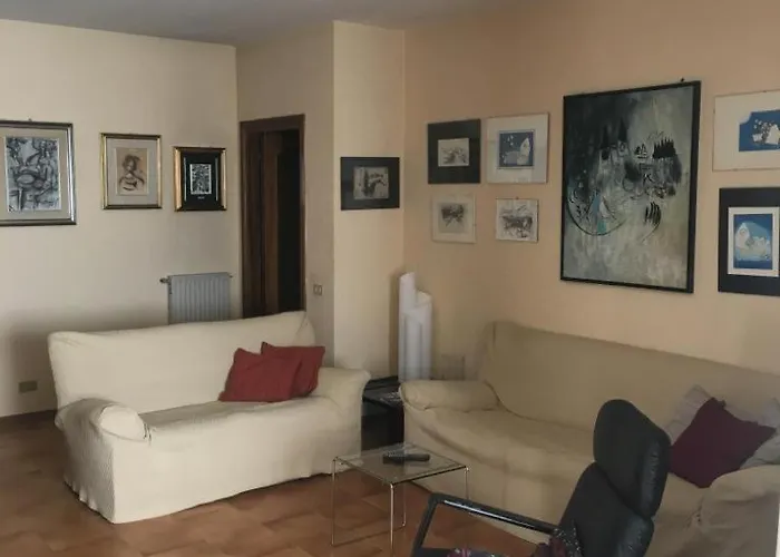 アパート Viale Ancona By Ospitaci フォリーニョ